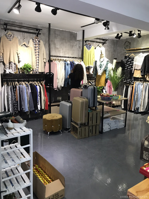 慕斯服飾店 打造時(shí)尚生活，引領(lǐng)零售新風(fēng)尚
